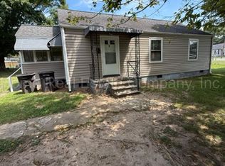 658 Clemson Cir, Winston Salem, NC 27107