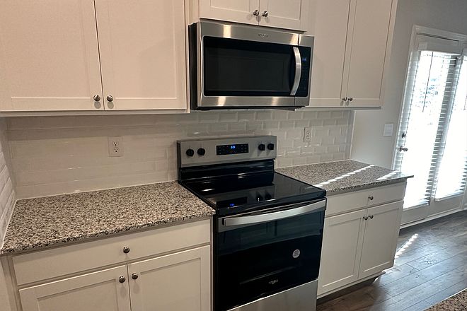 1st image of 518 Stoneybrook Dr