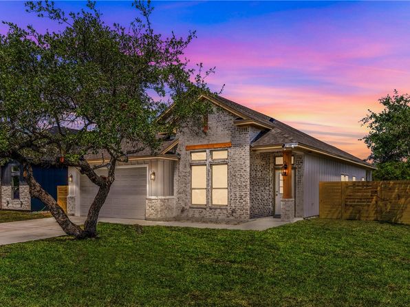 861 S 8th St, Aransas Pass, TX 78336