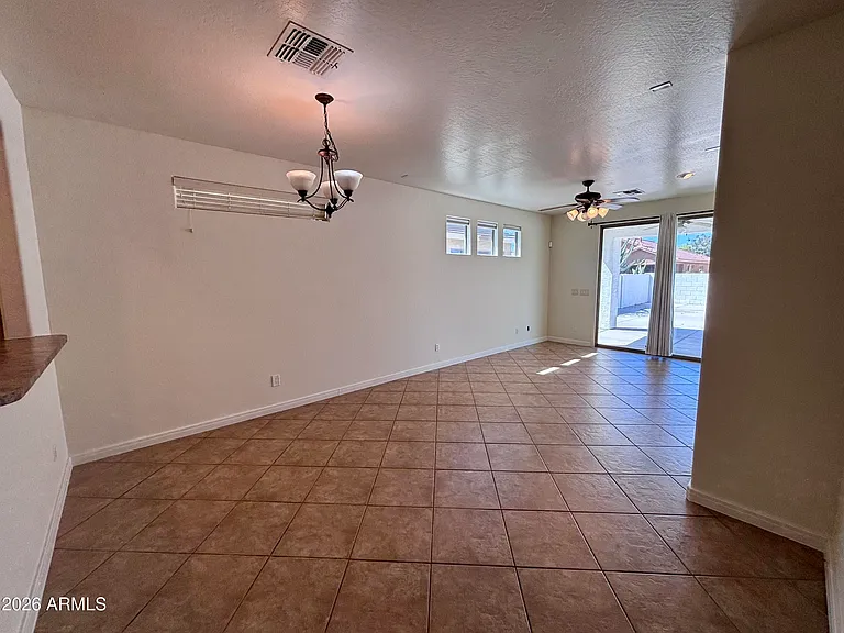 5606 W Saint Anne Ave — Photo 15