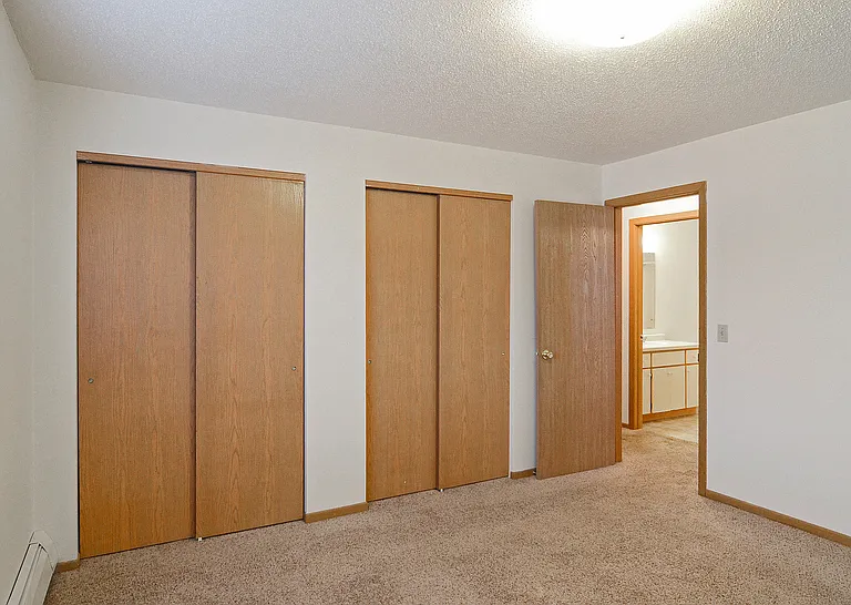 Westminster Apartments — Photo 8