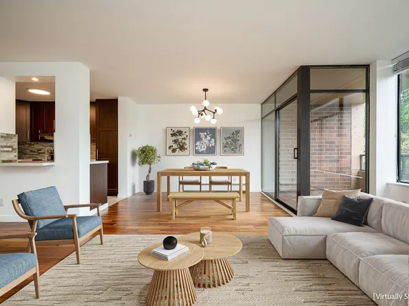 2101 McMullen Ave #309, Vancouver, BC V6L 3B4