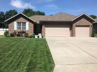 843 S Pin Oak Dr, Springfield, MO 65809