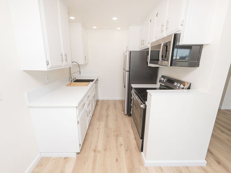 1st image of 4070 Kansas St APT 213