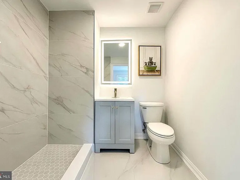 7950 Central Park Cir — Photo 10