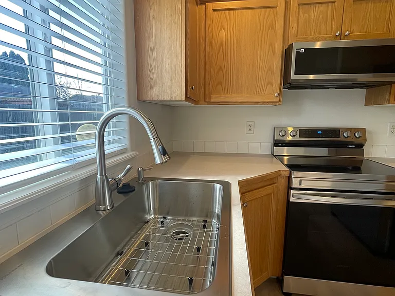 3144 S Virginia Ave — Photo 9