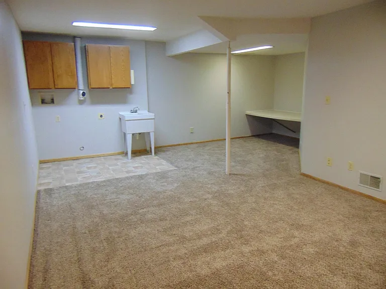831 Coronado Ave — Photo 16