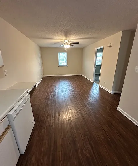 131 N Wheeless Dr #M — Photo 2