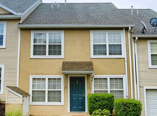 64 Courtyard Dr, Carlisle, PA 17013
