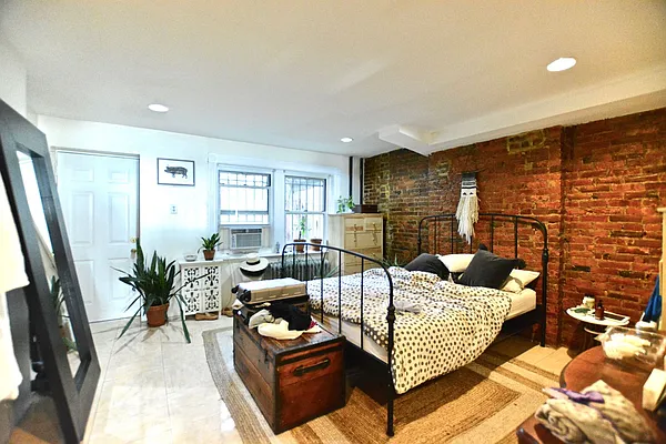 Rented by Rental Solutions Inc | media 12