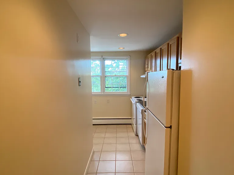 33 Chestnut St — Photo 16