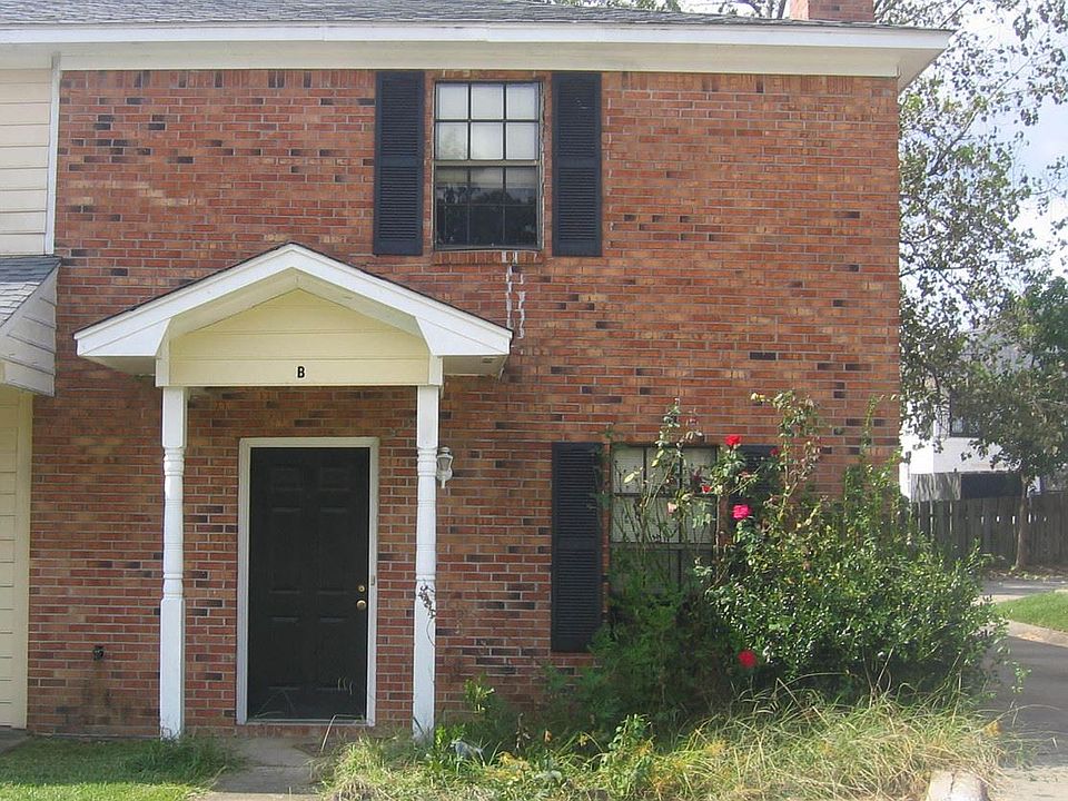 1st image of 913 Glastonbury Cir #B