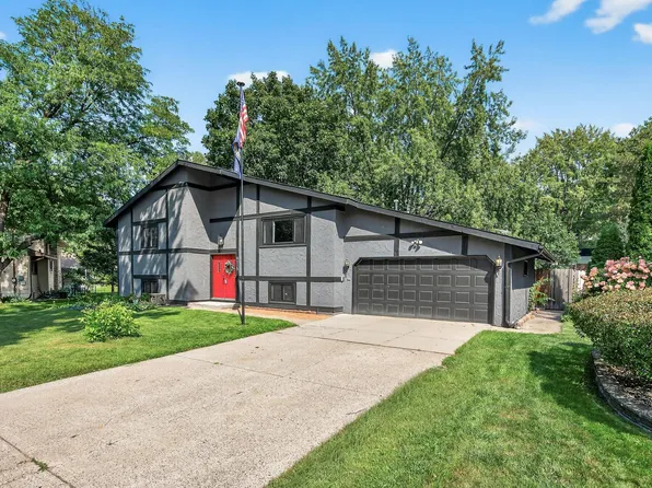 6175 Briardale Ct NE, Fridley, MN 55432