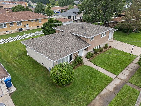 4th image of 8830 W Lotus Dr