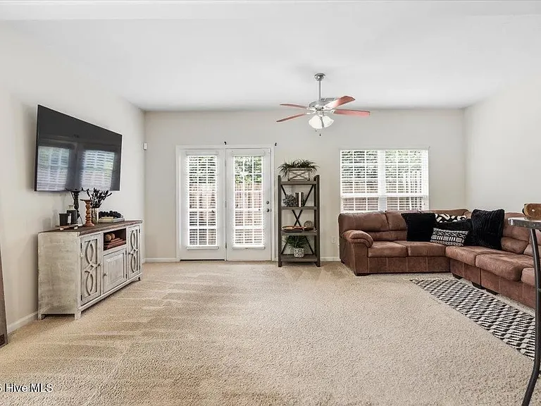 2047 Reserve Ln — Photo 11