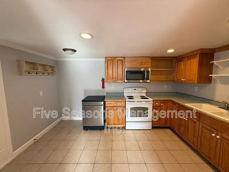 2 bed, 1.0 bath, 750 sqft, $1,875 — Photo 3