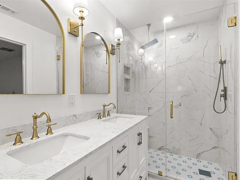 409 Avenue R — Photo 18