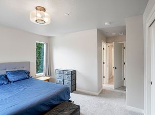 3722 Village Center Dr, Salem, OR 97302