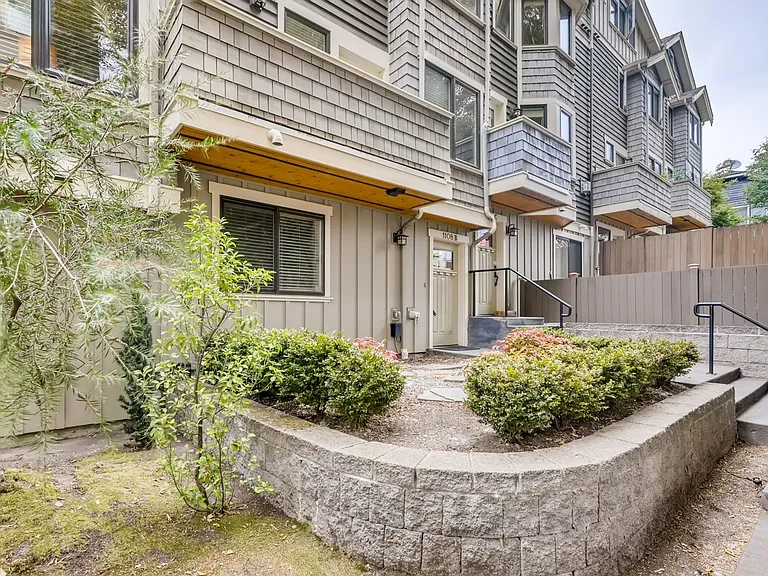 1108 Taylor Ave N #B — Photo 1