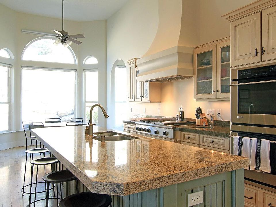 2nd image of 374 E Cynthia Way