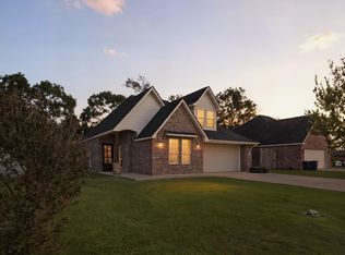 790 Bridgeview, Bridge City, TX 77611