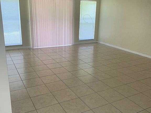 5th image of 125 NE Prima Vista Blvd