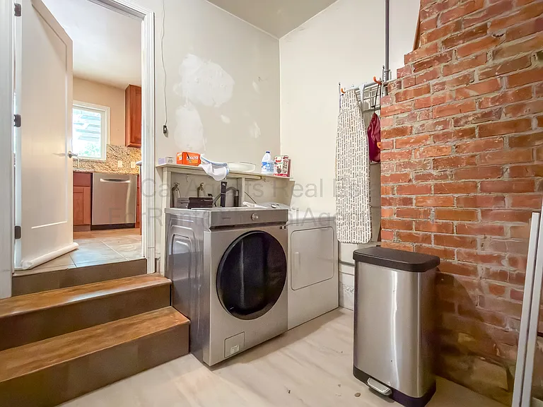 23940 Carmelita Dr — Photo 17