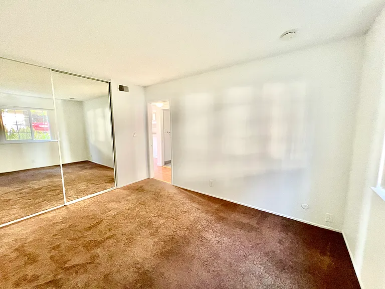928 Fletcher Ln #2 — Photo 14