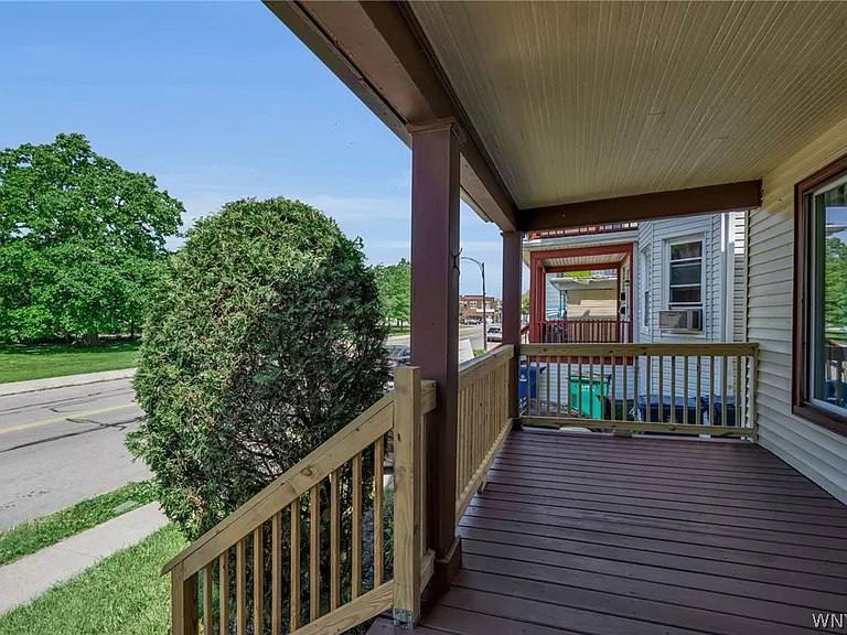 1097 Tonawanda St — Photo 42