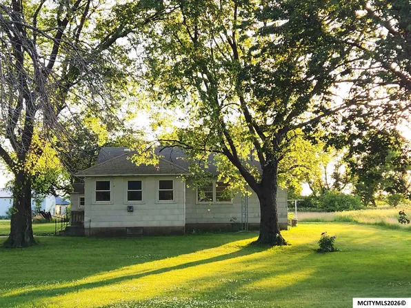 2388 Raven Ave, Sheffield, IA 50475