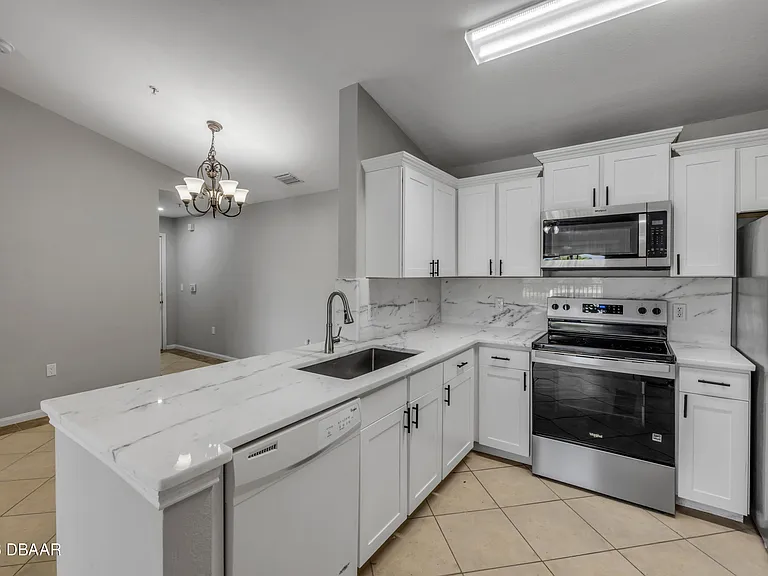 940 Village Trl #4-306 — Photo 14