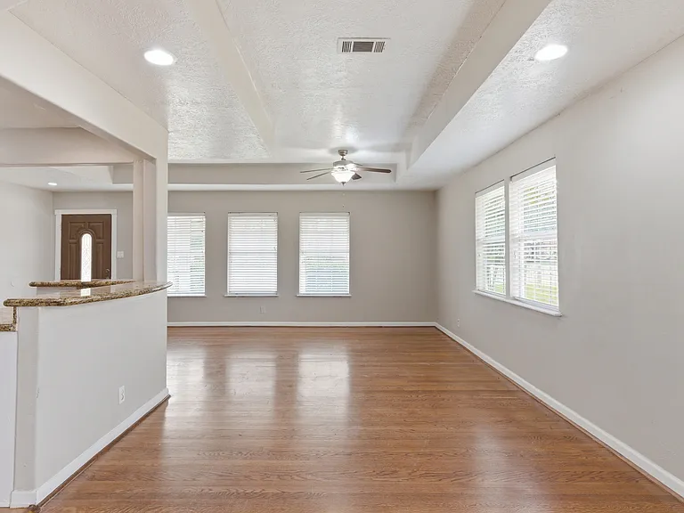 9638 Pine Lake Dr — Photo 5