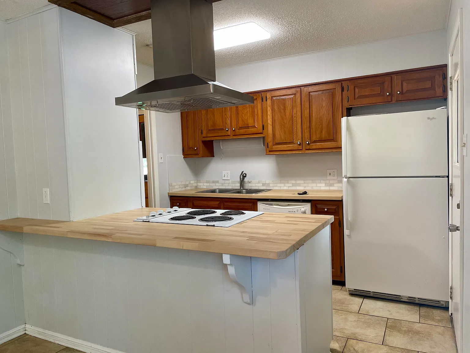 3 bed, 1225 sqft, $1,750 — Photo 3