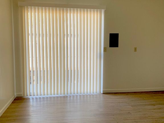 4th image of 1219 Leigh Ave #81