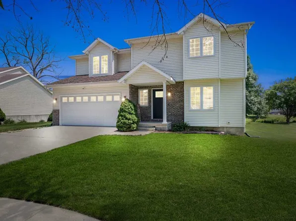 1860 Rock Island Dr, Ely, IA 52227