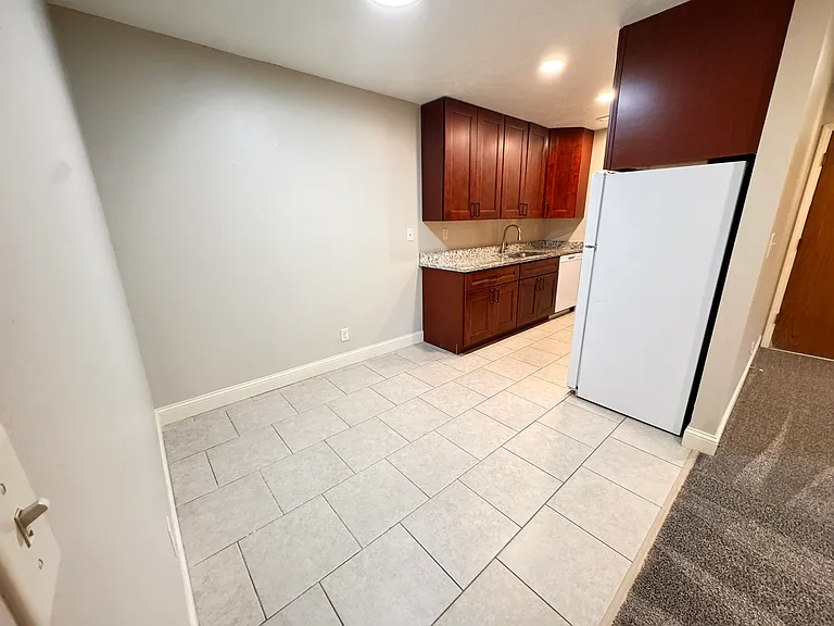 5100 Emerald Dr #13 — Photo 2