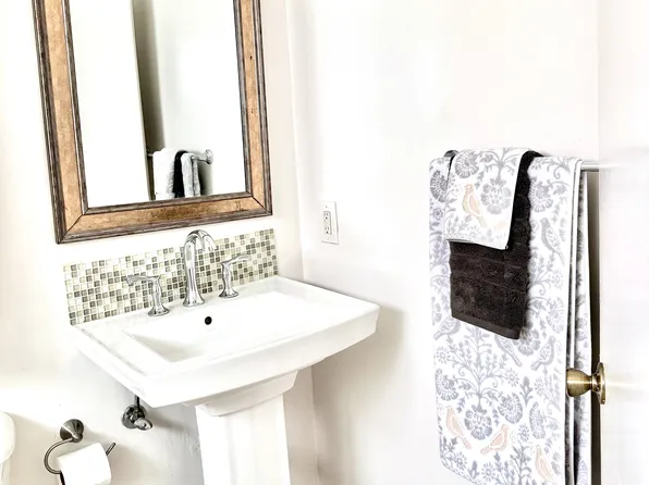 5510 Corteen Pl APT 14, Valley Village, CA 91607