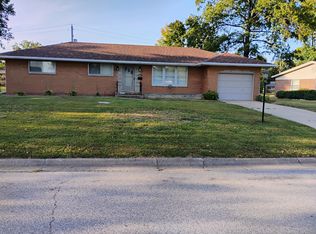 2208 Wedgewood Dr, Alton, IL 62002