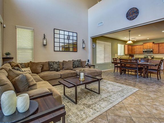 family room 2