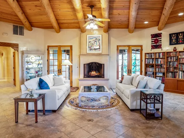 43 Avenida Frijoles, Santa Fe, NM 87507
