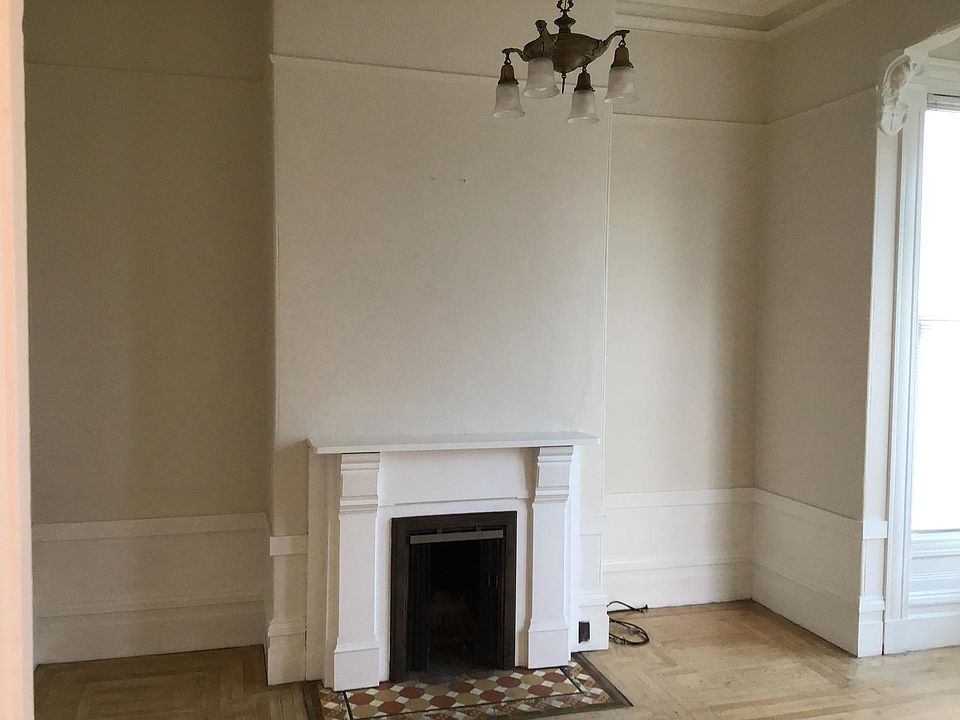 1st image of 148 Hermann St #1