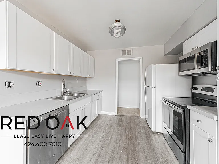 10741 Moorpark St #30 — Photo 2