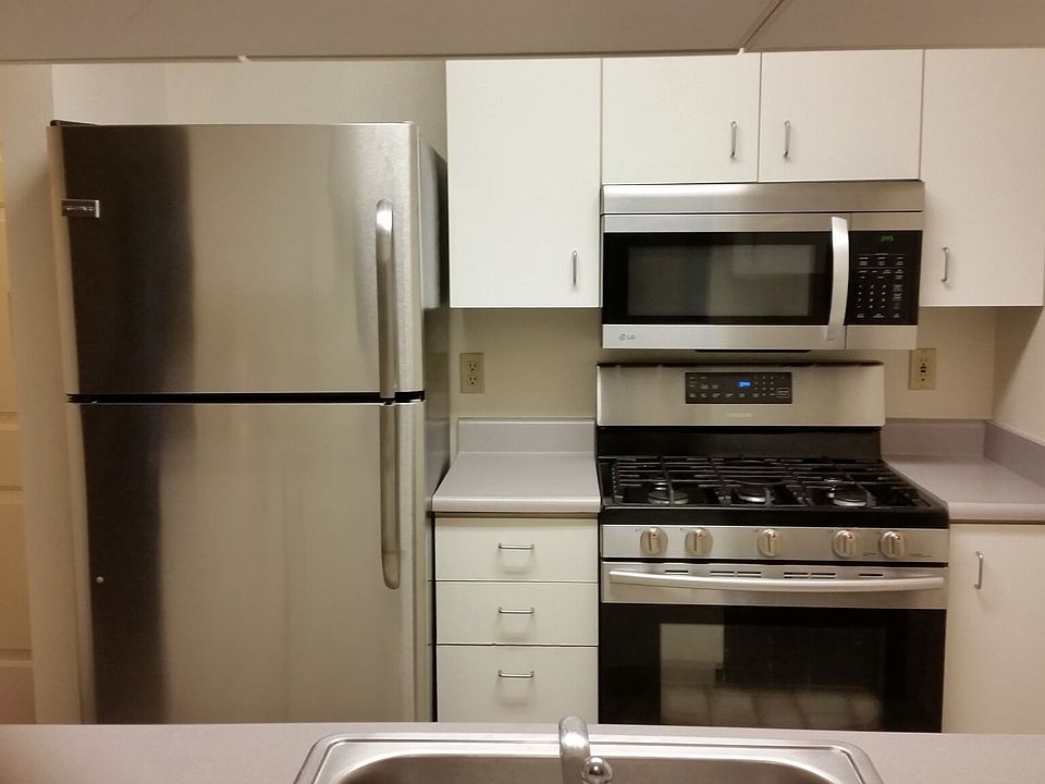 2nd image of 6909 Weedin Pl NE #4th