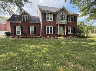 72 Stonehurst Way, Bowling Green, KY 42103
