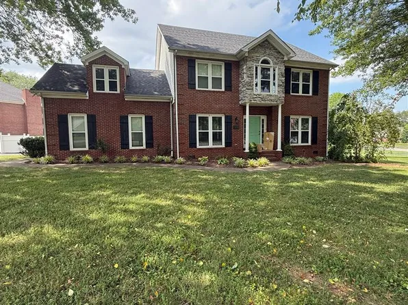 72 Stonehurst Way, Bowling Green, KY 42103