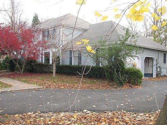 Attached Garage