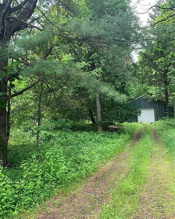 2nd image of 2835 Gardner Rd