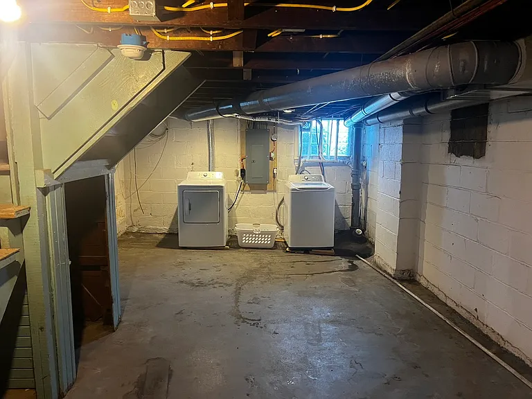 79-81 E Southwood Ave #81 — Photo 12