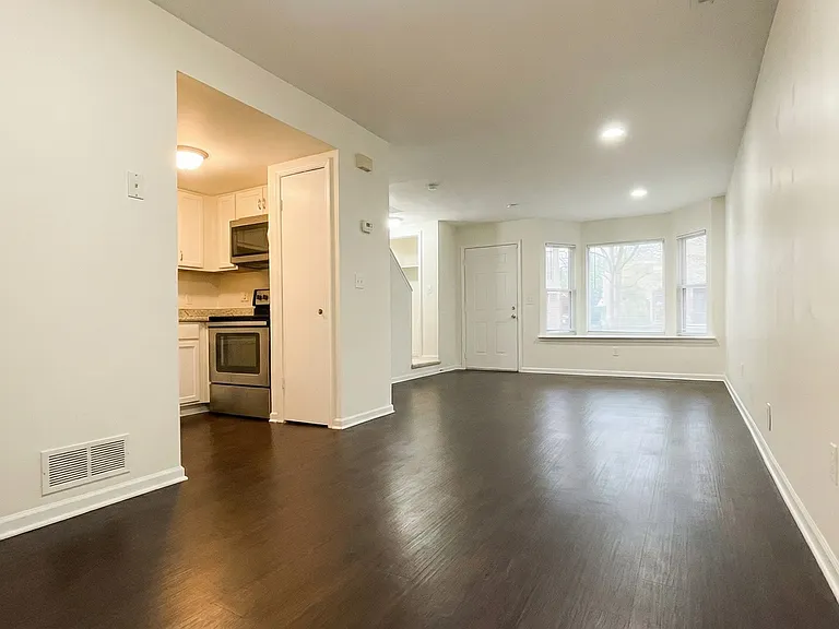 1493 E Forteen Mile Rd — Photo 6