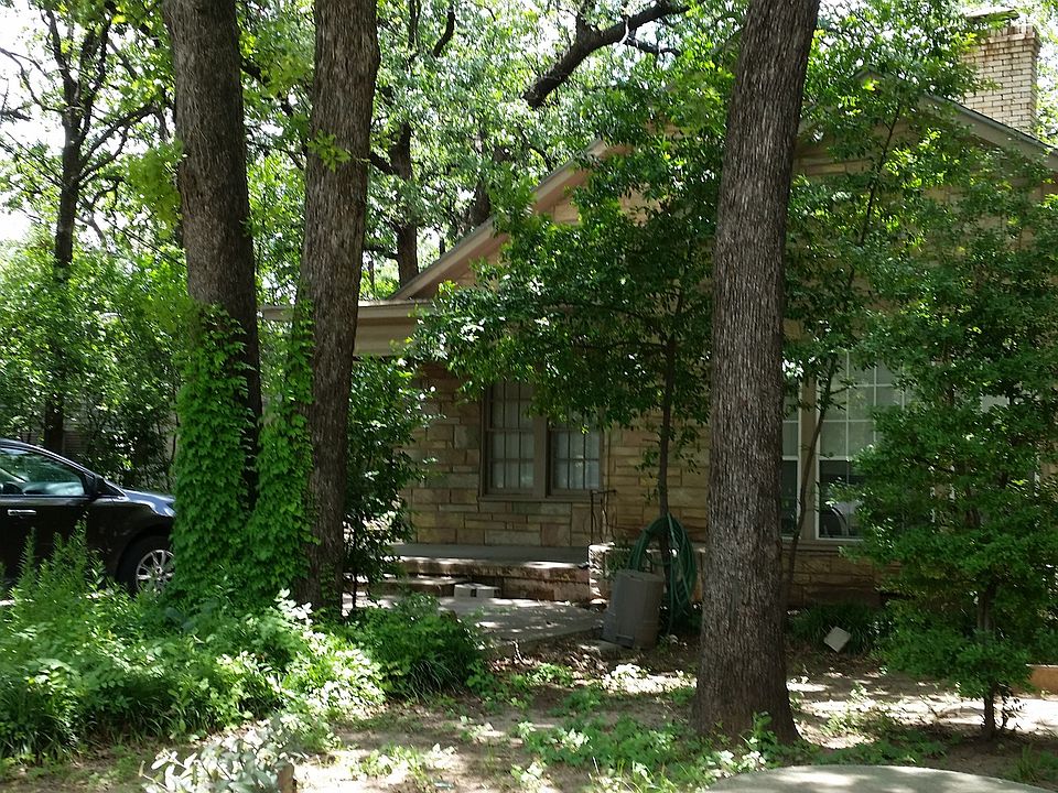1st image of 1411 Oak Knoll Dr APT A